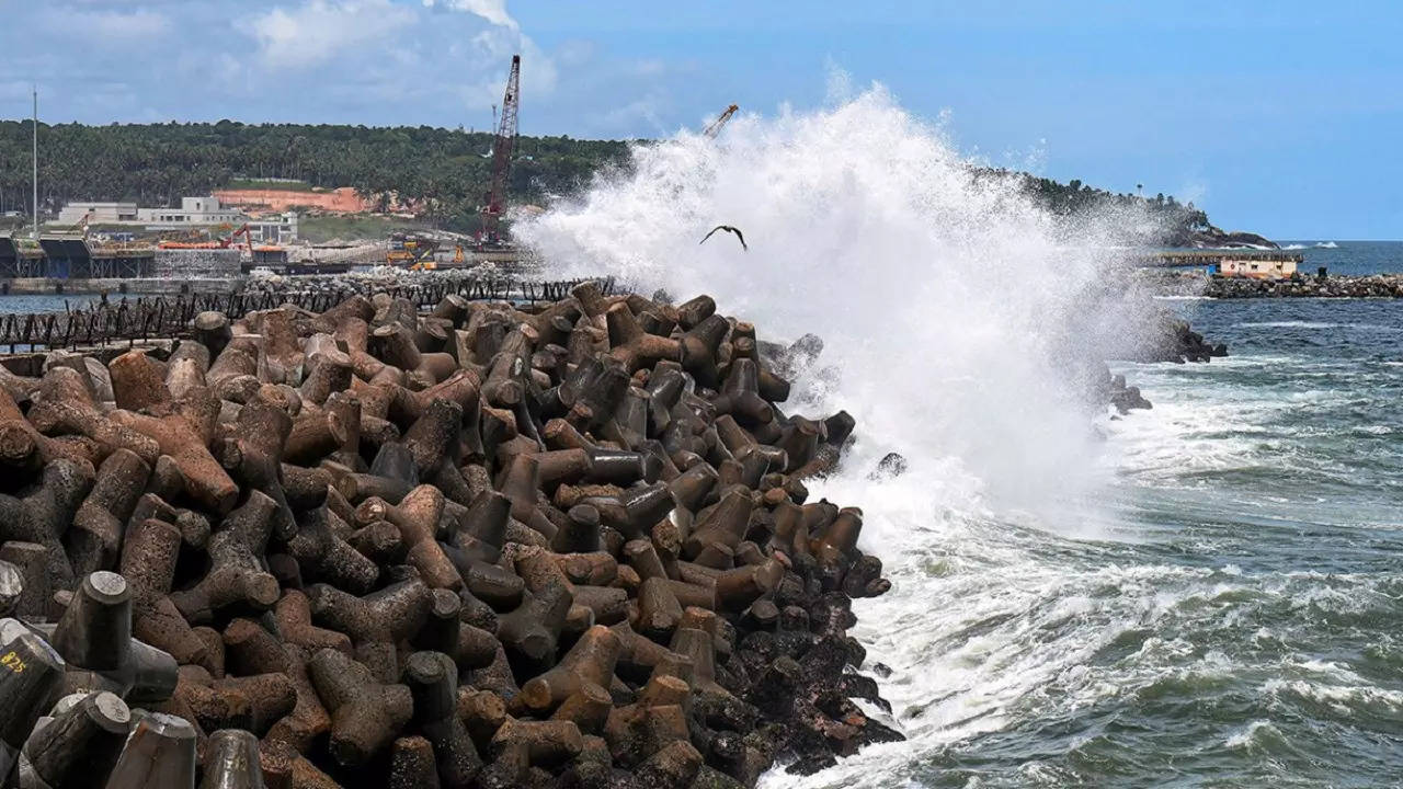 Cyclone Biparjoy, Maharashtra, Gujarat