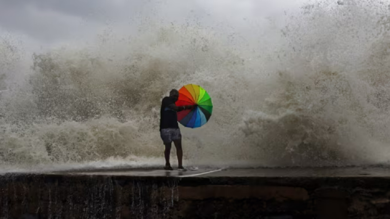 Cyclone Biparjoy Nears Gujarat