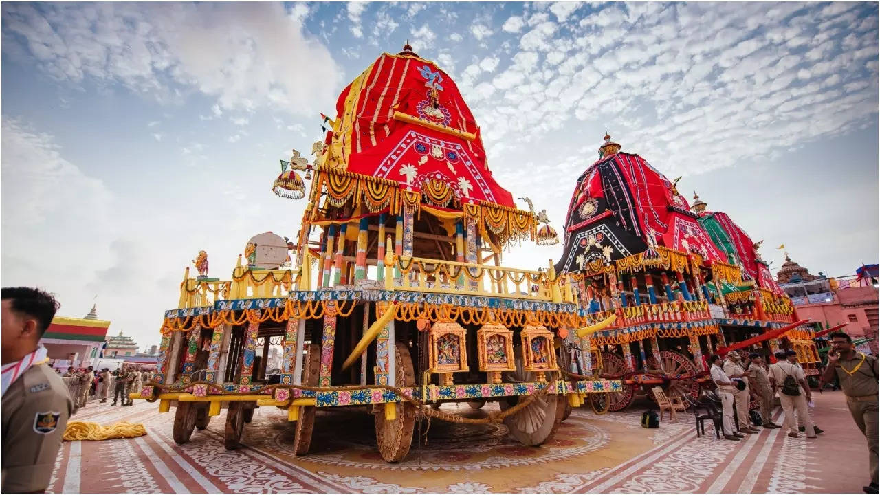 Jagannath Puri Rath Yatra 2023:  भगवान जगन्नाथ पुरी रथ यात्रा की धूम, लोग बढ़चढ़ कर ले रहे हैं हिस्सा