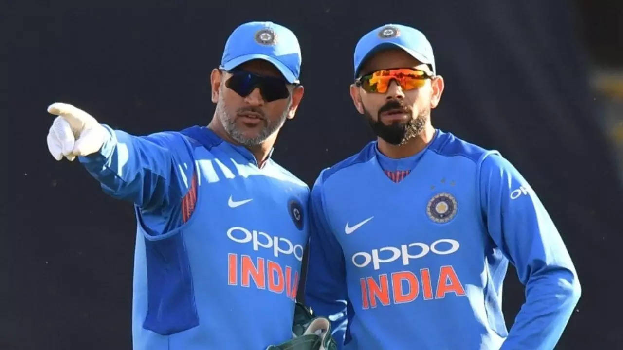 ms dhoni and virat kohli