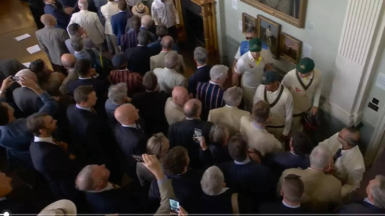 Australia Cricket team in LONG ROOM