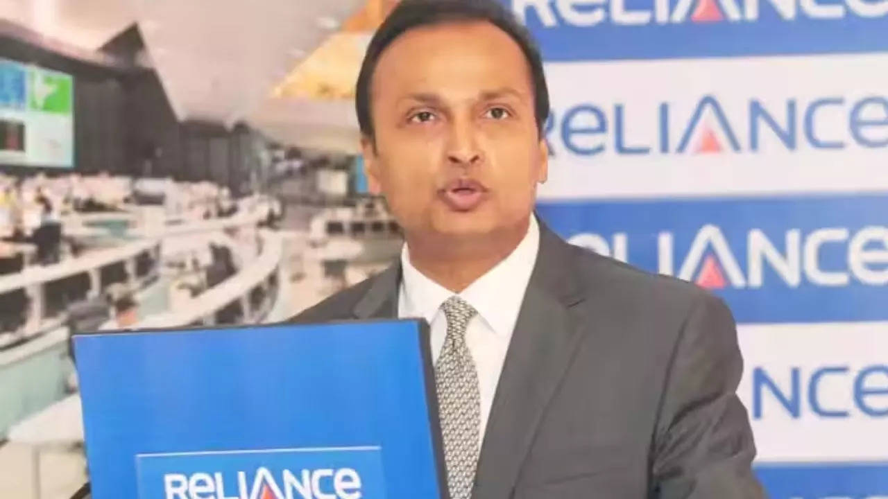 IIHL To Buy Reliance Capital