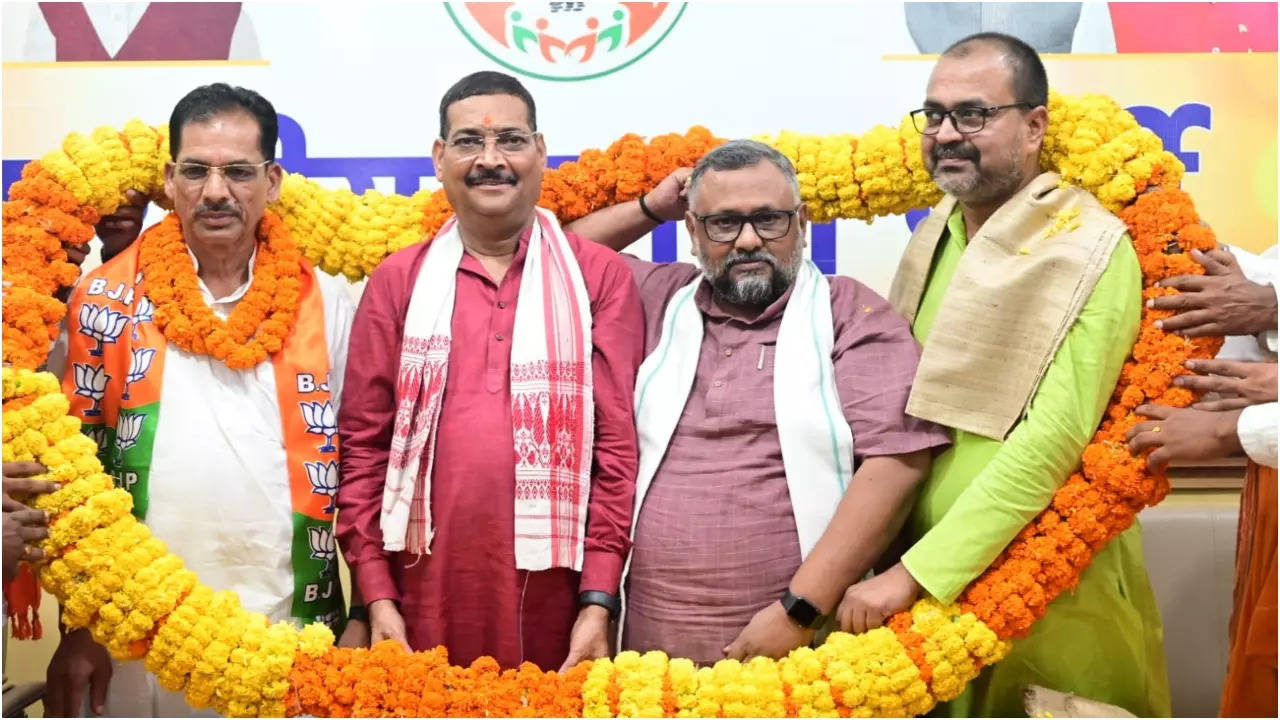 Ashok Kumar Singh joins BJP