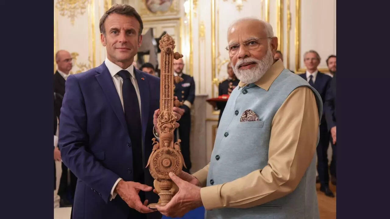 Emmanuel Macron, PM Modi gift