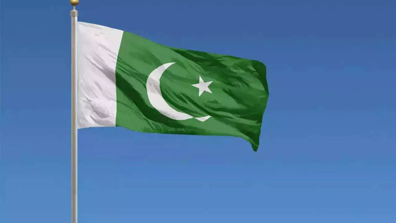 imf, pakistani economy, indian tricolor, pakistani flag