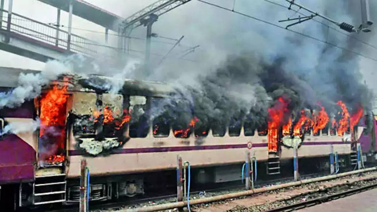 Fire Breaks Out In Train