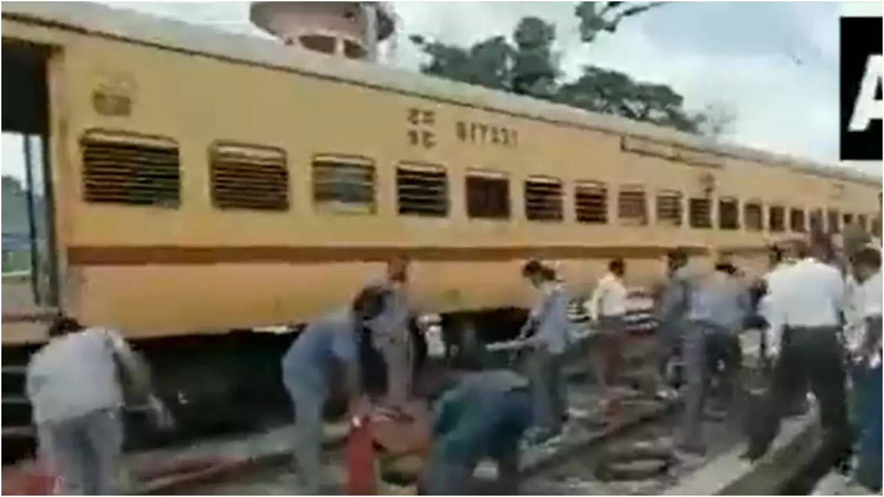 Padmavati Express derail