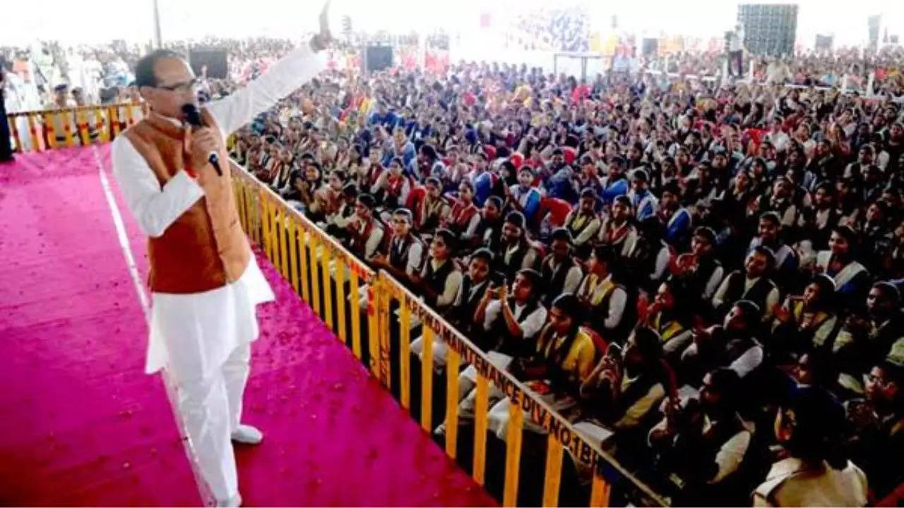 Shivraj Singh Chouhan, MP Board, Laptop