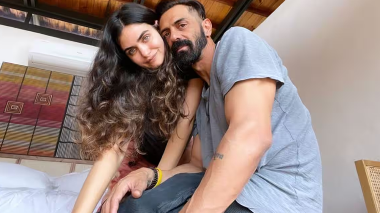 Arjun Rampal के घर पर दी खुशियों ने सौगात, 50 की उम्र में चौथी बार बने पिता