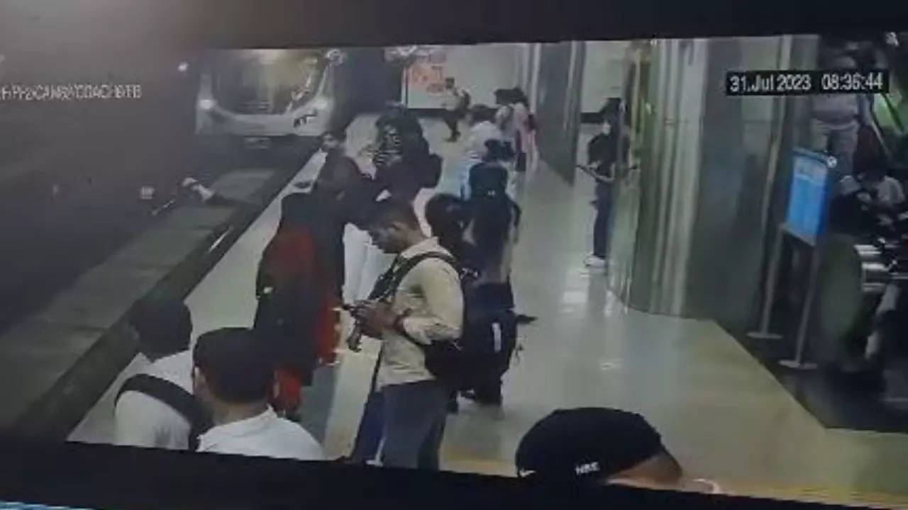 Delhi Metro Suicide