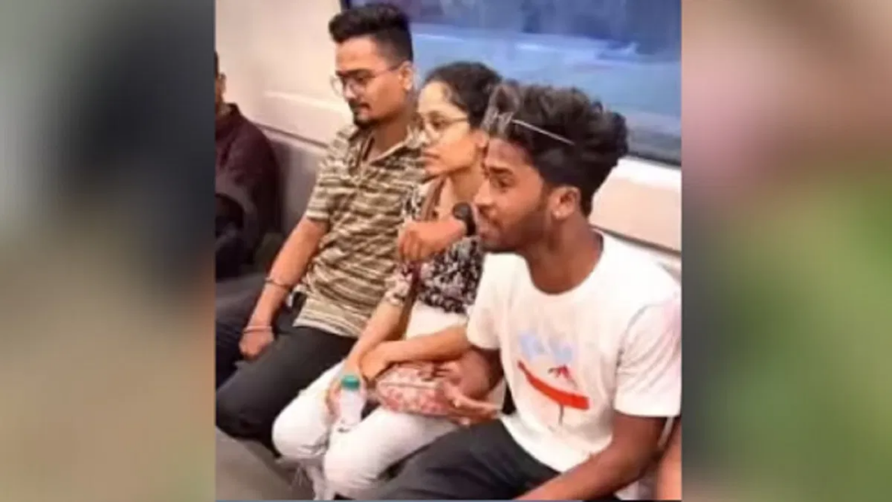 Delhi Metro, Delhi Metro Viral Video, Delhi Metro Video