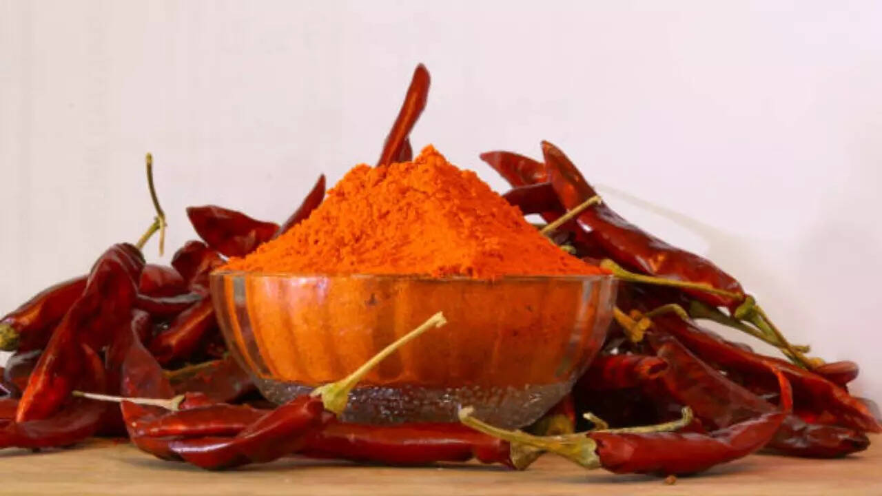 Side effects of Red Chilli eating too much red chilli powder can cause