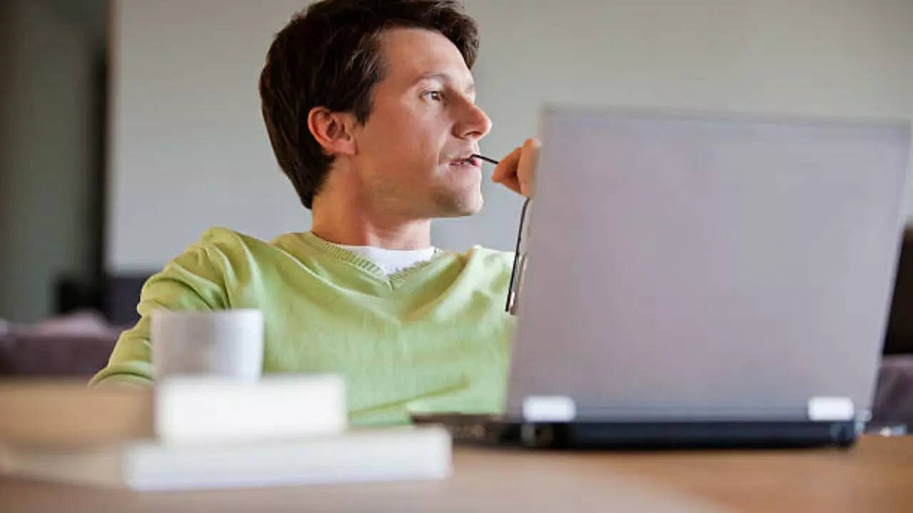 How To Avoid Distractions while working follow these tips to increase ...