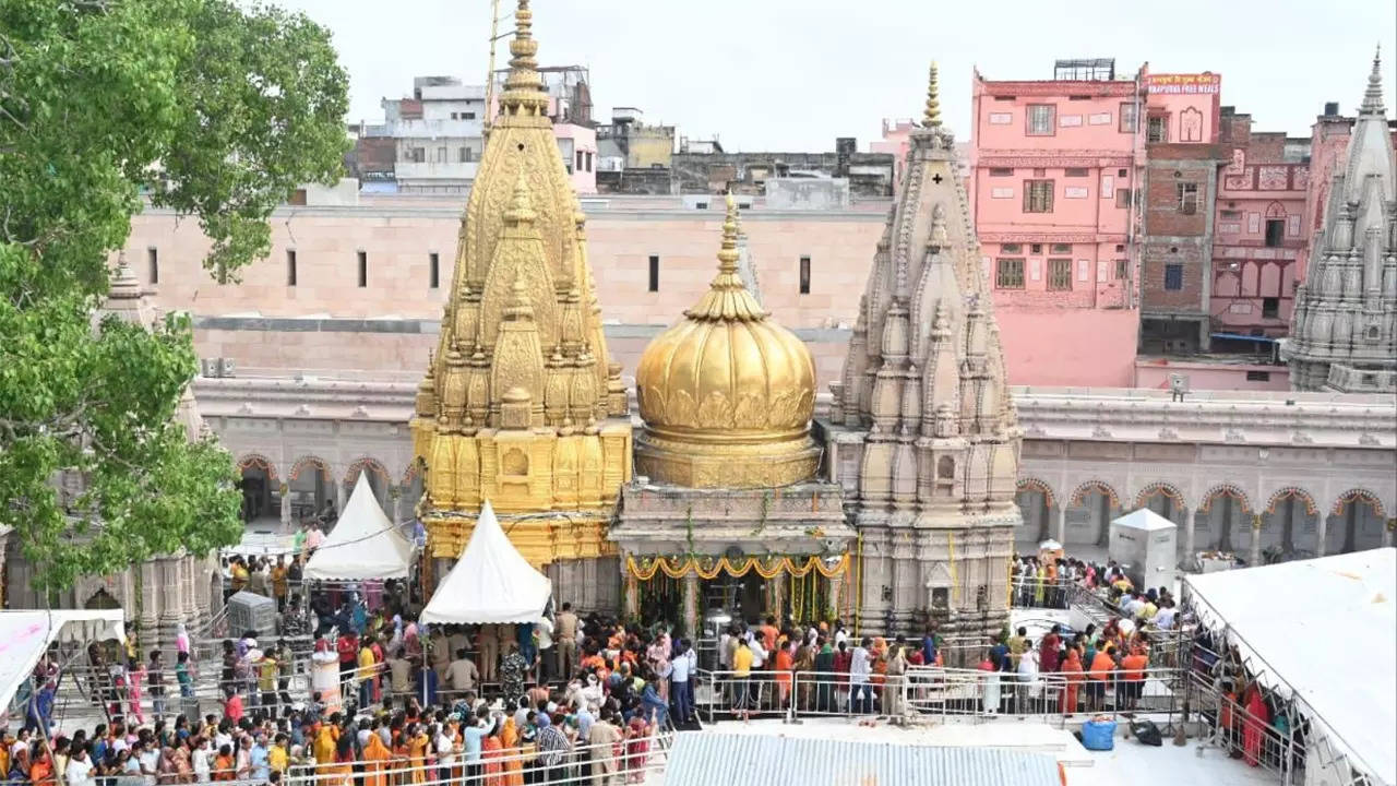 Shiva Devotees in Kashi Vishwanath Temple