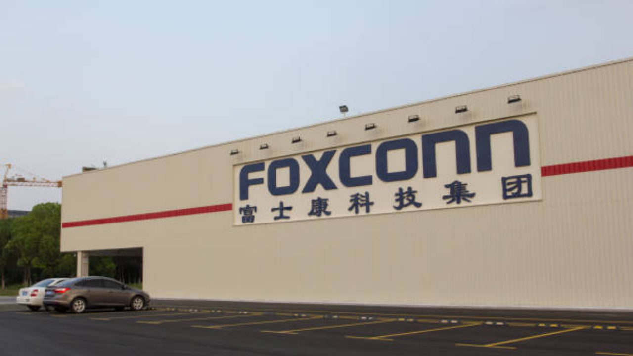 oxconn increases investment in Telangana