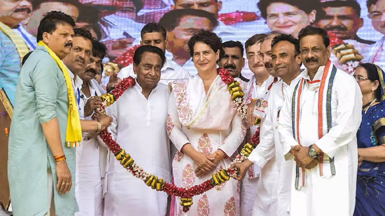 kamal nath priyanaka gandhi fir