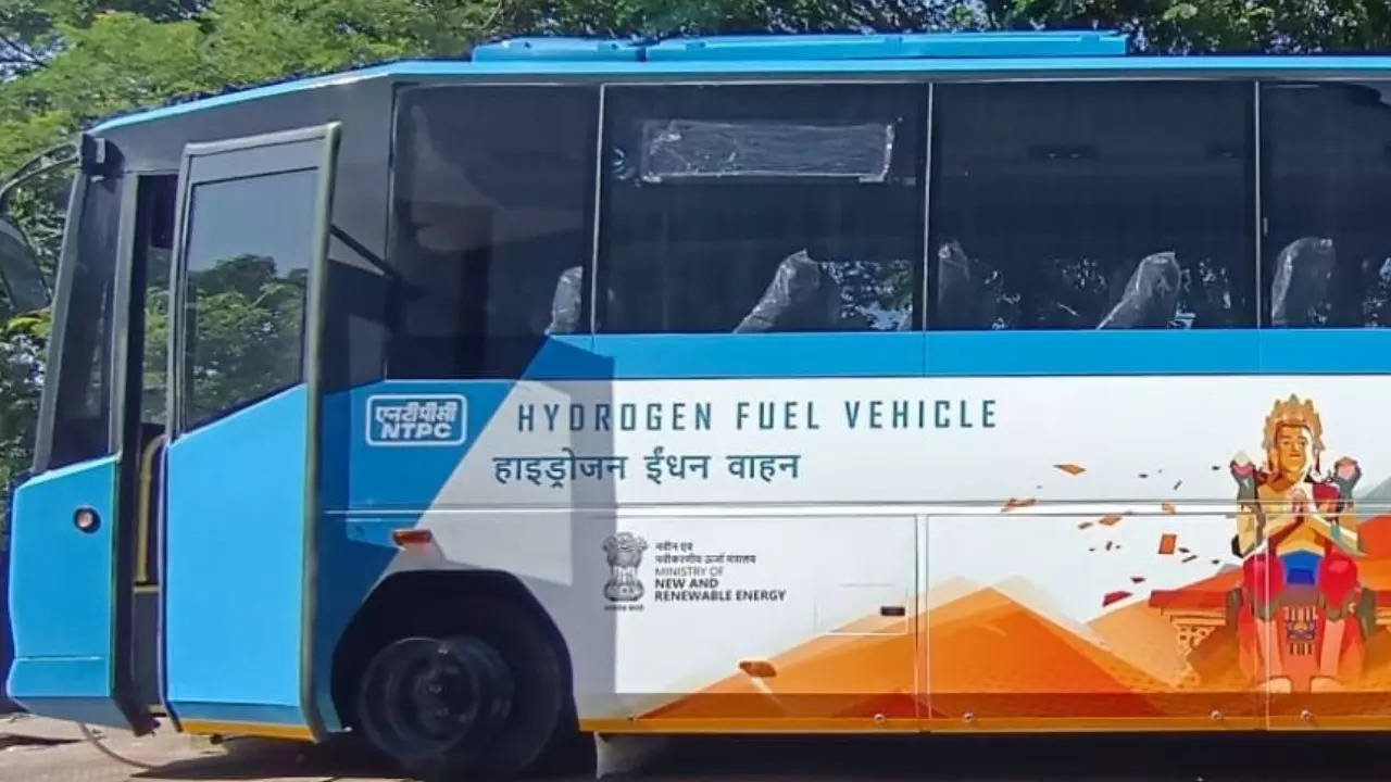 hydrogen fuel cell bus