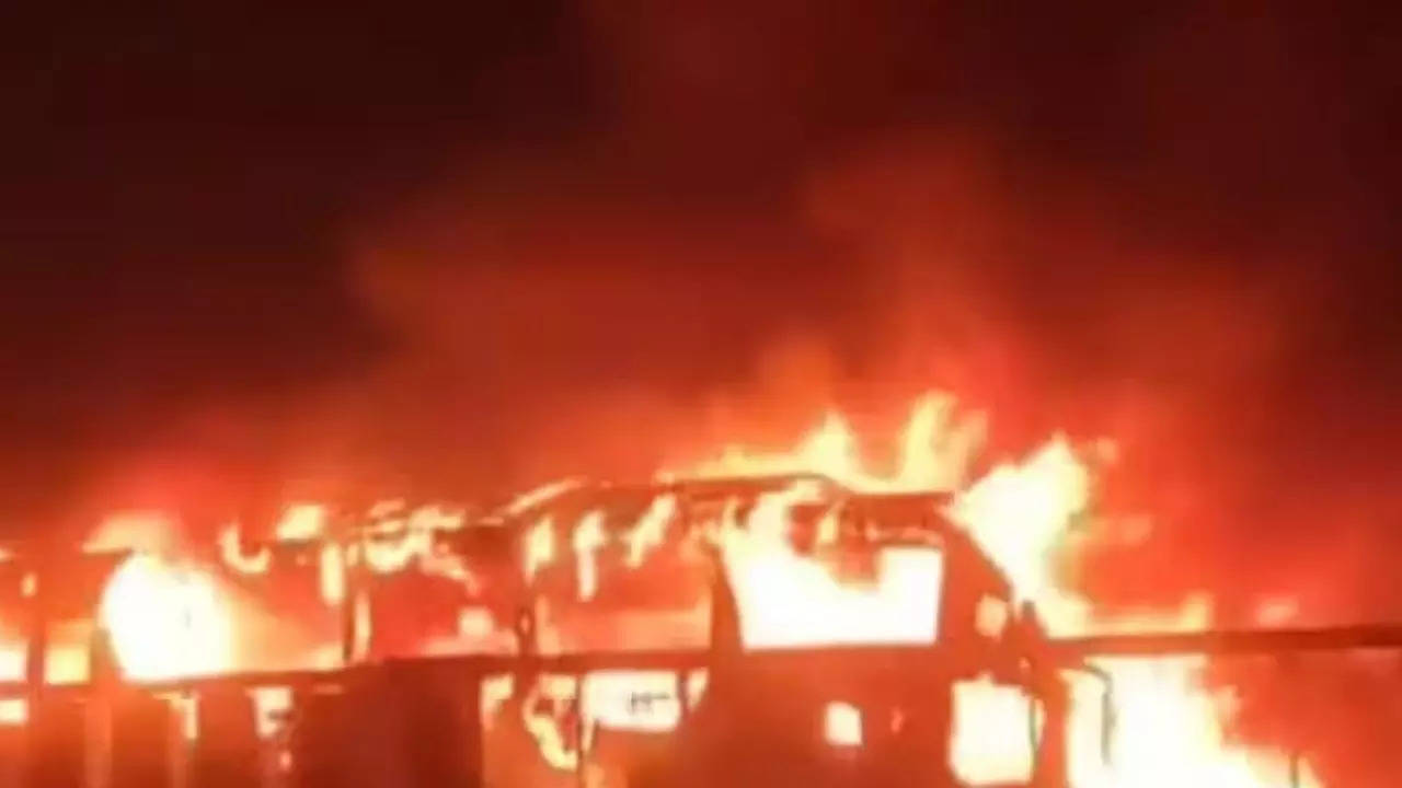 Pakistan Bus Fire