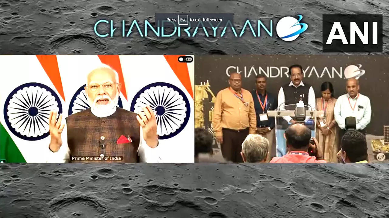 pm modi on Chandrayaan 3 landing