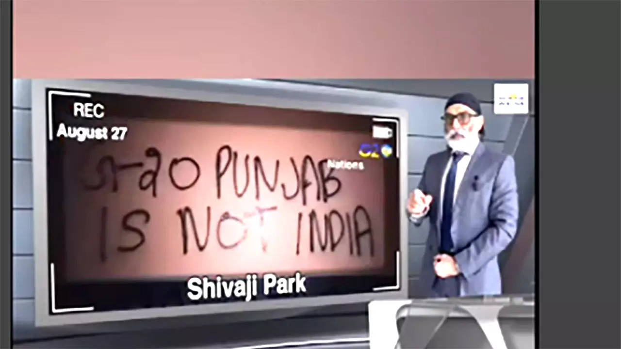 Anti India Slogans in delhi metro by sfj