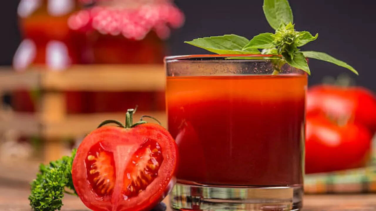 Amazing health benefits of drinking tomato juice on empty stomach