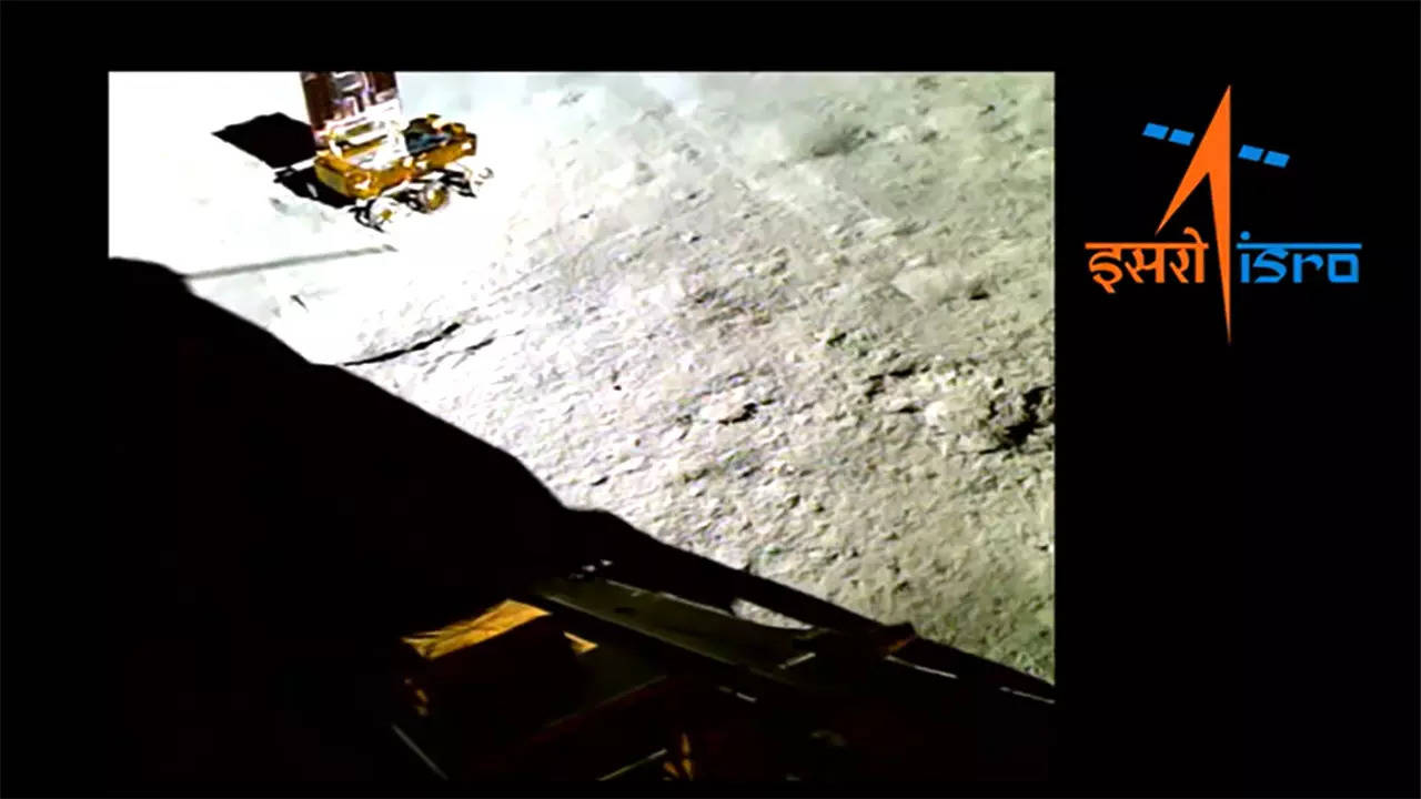 Pragyan Rover Video on Moon