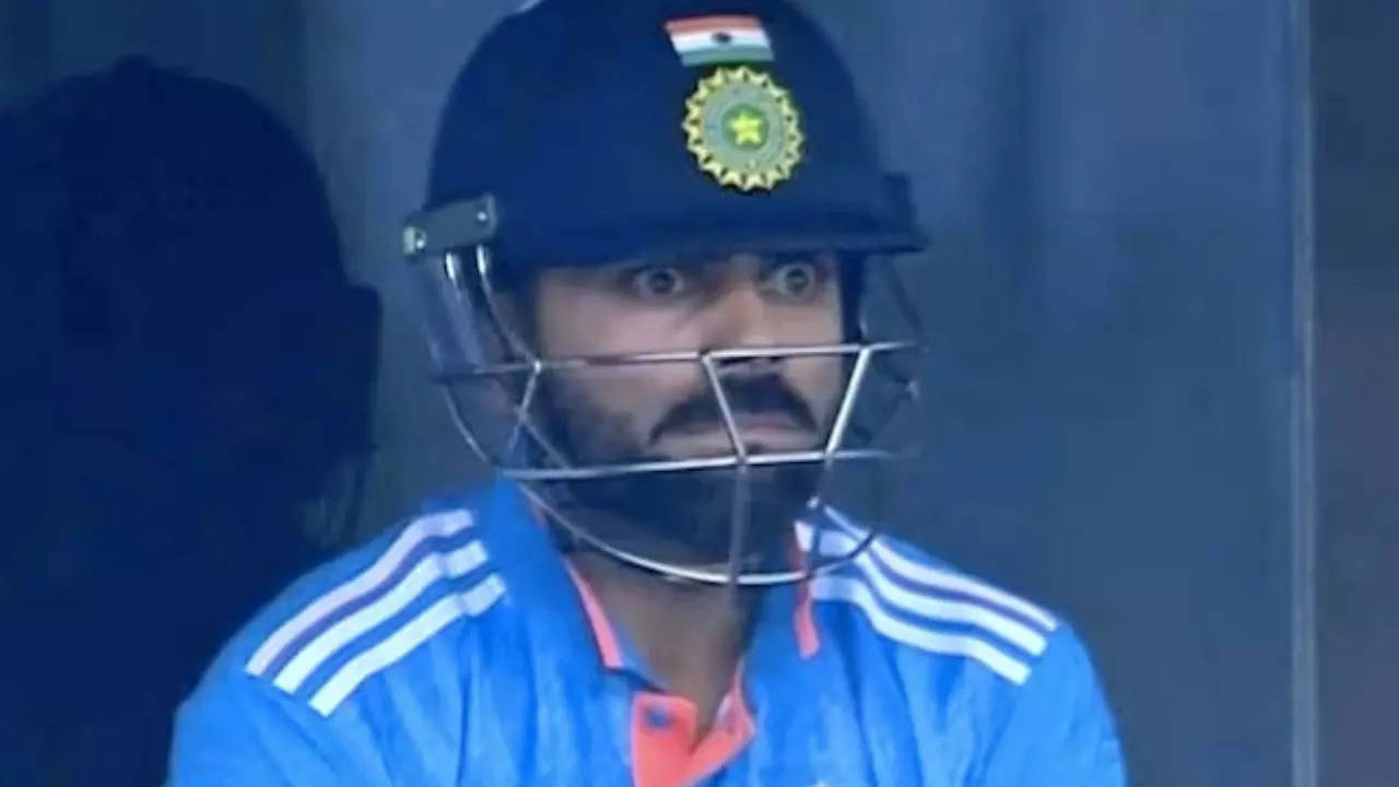 Virat Kohli reaction goes viral