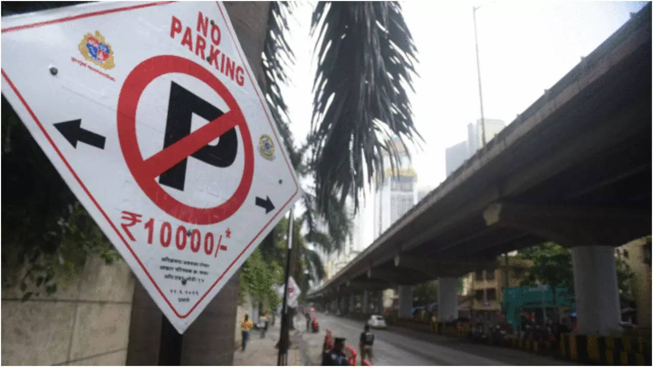 Delhi Metro Parking Closed