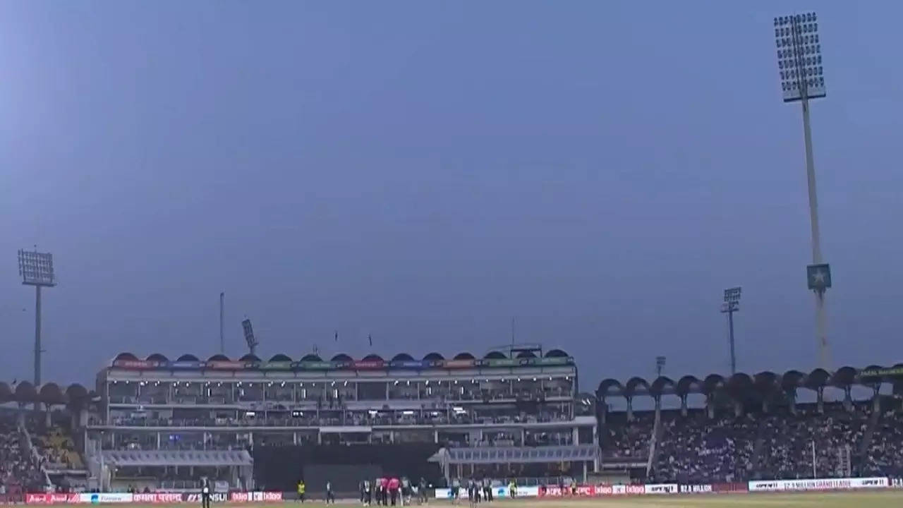 PAK vs BAN Floodlights at Gaddafi Stadium Lahore