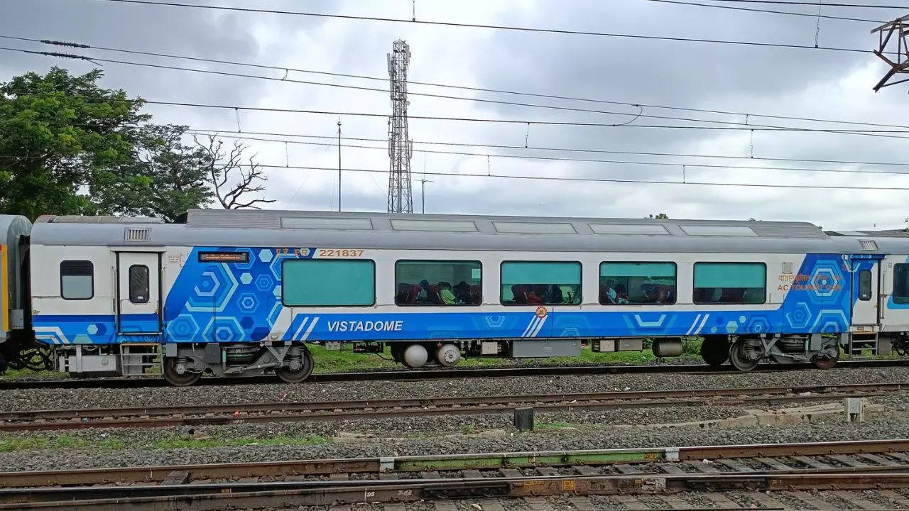 Vistadome Coach, Jharkhand, Jharkhand First Intercity Express