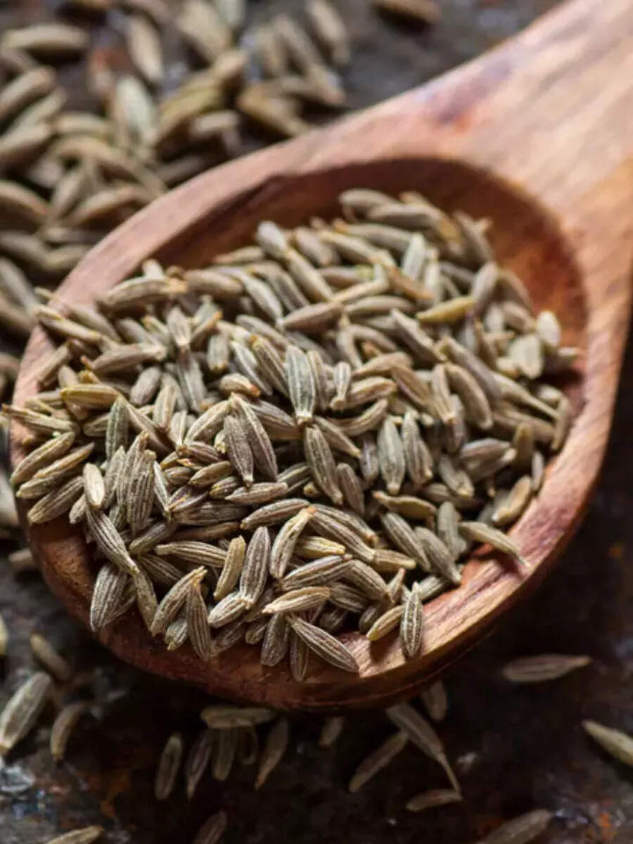 10 Beauty Benefits of Cumin Water जिराच्या पाण्याचे 10 सौंदर्य फायदे