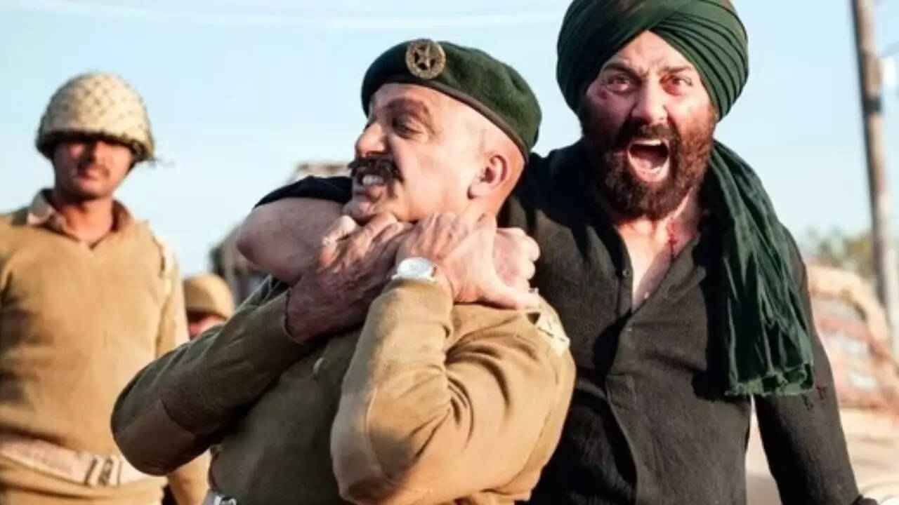 Gadar 2:  बड़े परदे के बाद OTT पर गदर मचाने आ रहे हैं Sunny Deol, यहां जाने कब और कहां होगी रिलीज