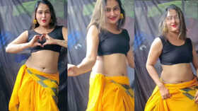 Bhabhi Dance Video भोजपुरी गाने पर देसी भाभी ने डांस से लगा दी आग लोग बोले- ये तो रियल फायर है