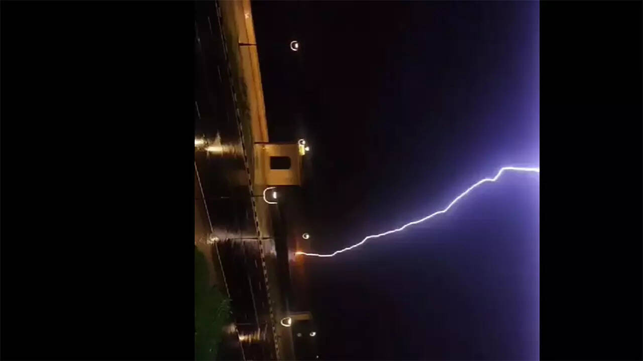 Lightning Fell Amid Rain in Daman Union Territory The incident of
