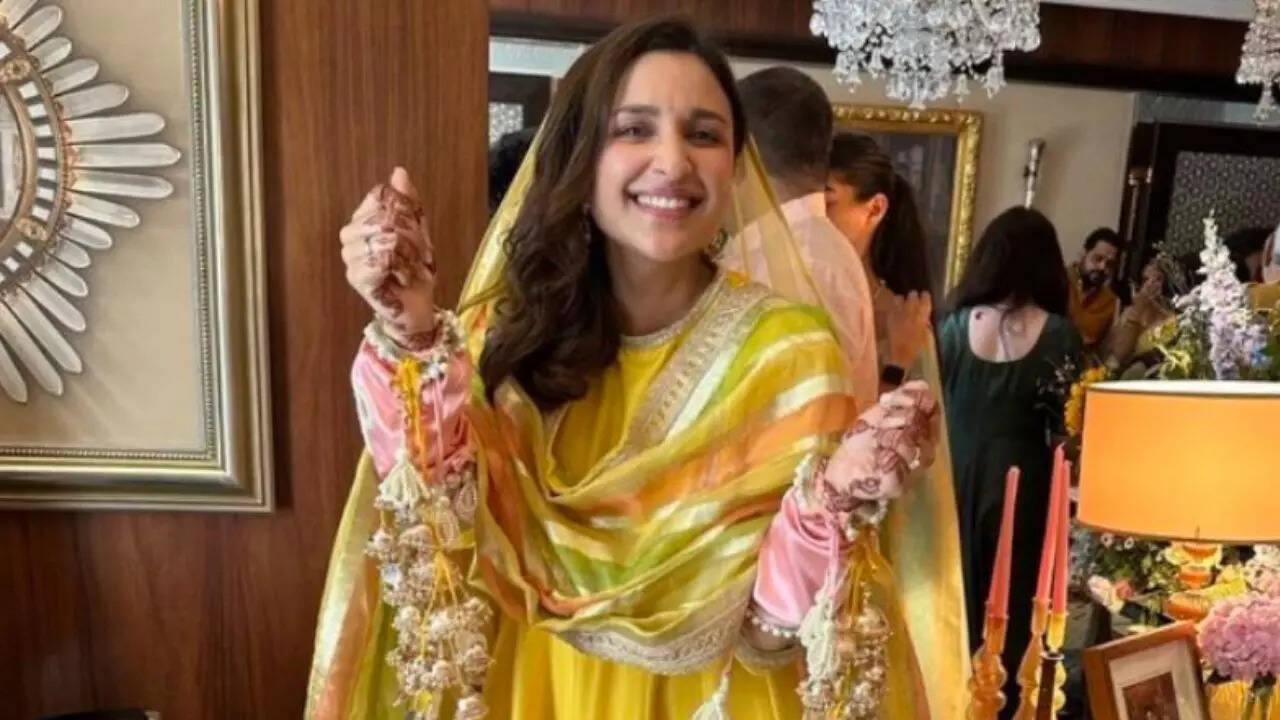 Parineeti Chopra Raghav Chadha Wedding Parineeti Chuda Ceremony Photo parineeti-chopra-raghav-chadha-wedding-parineeti-chuda-ceremony-photo