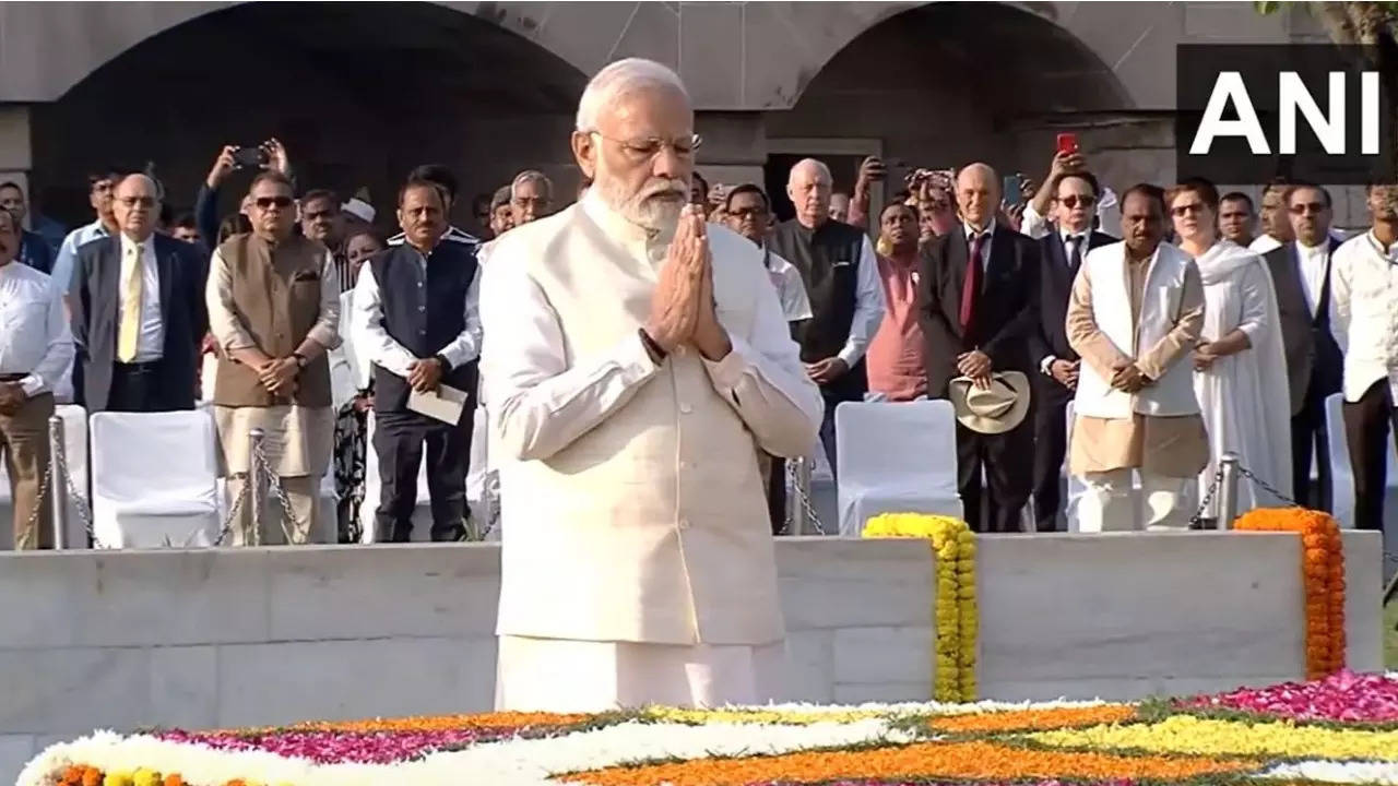 PM Modi At Rajghat Gandhi Jayanti