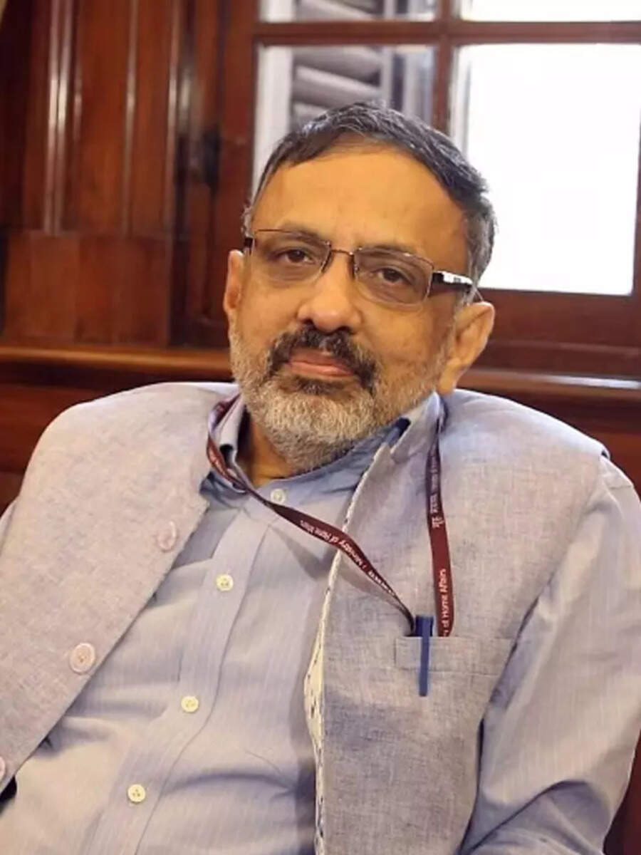 Which IAS officer of the country gets the highest salary Answer is