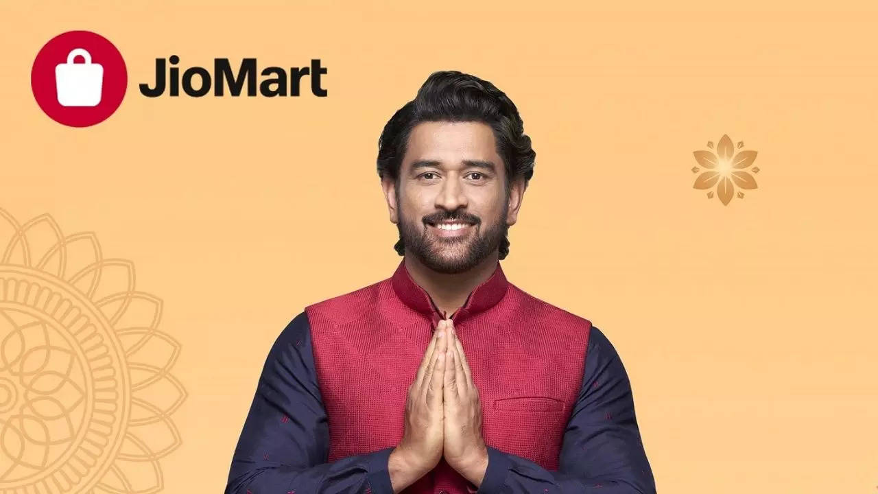 Mahendra Singh Dhoni Became Brand Ambassador of Jio Mart