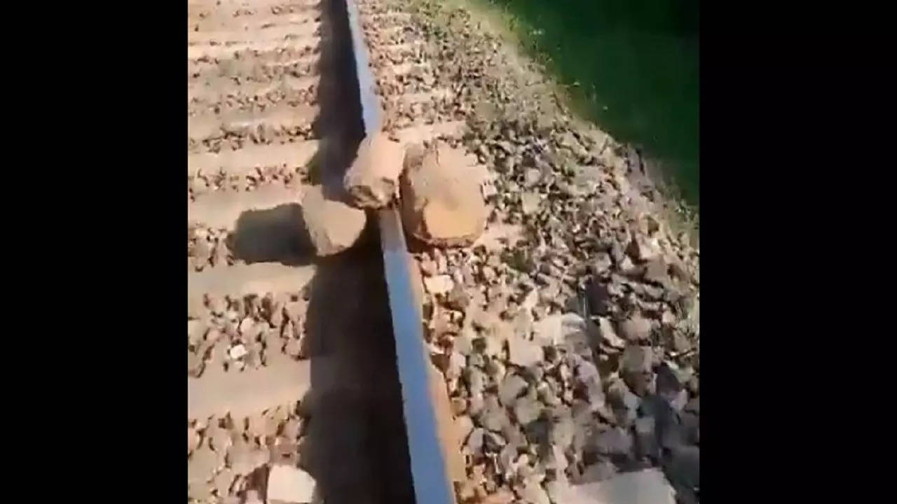 maharashtra railway track