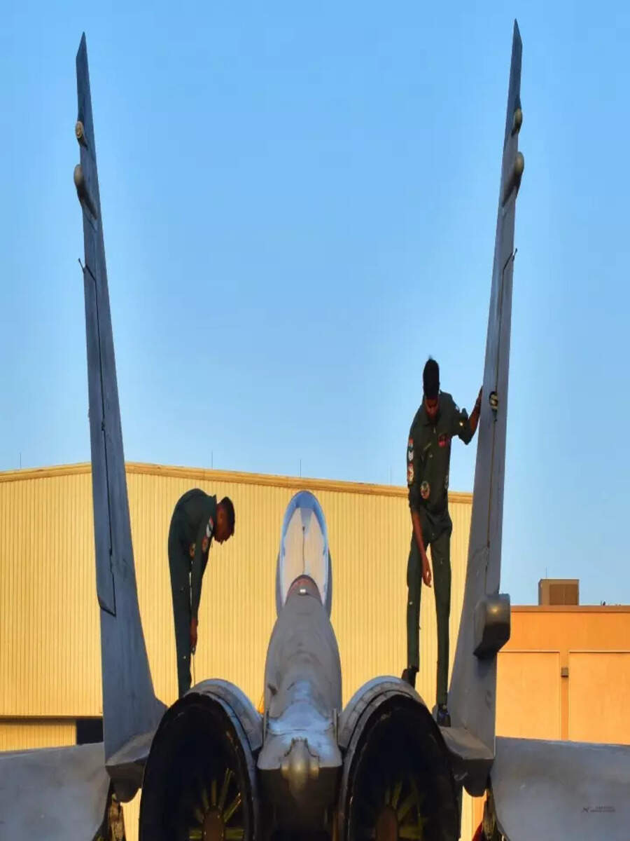 Fighter Jet Pilots Concept What is the Concept Of Two Pilots and one