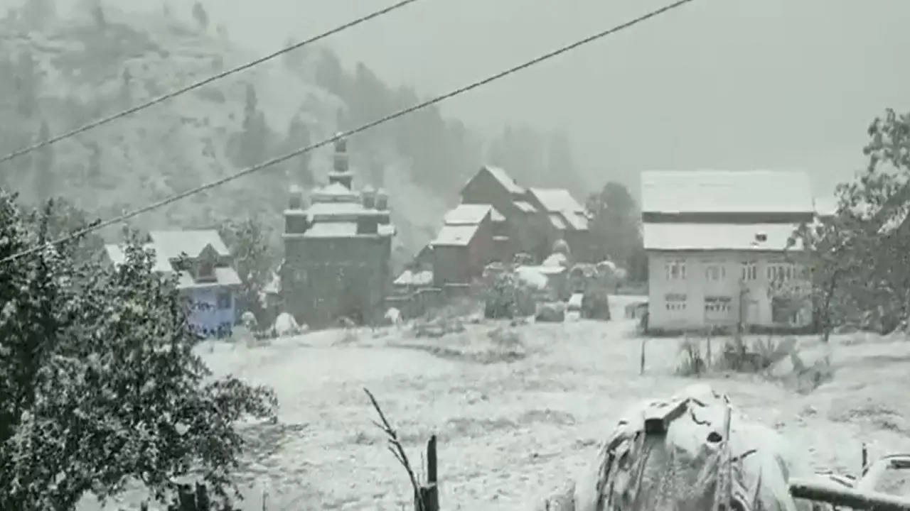 Snowfall in Kashmir