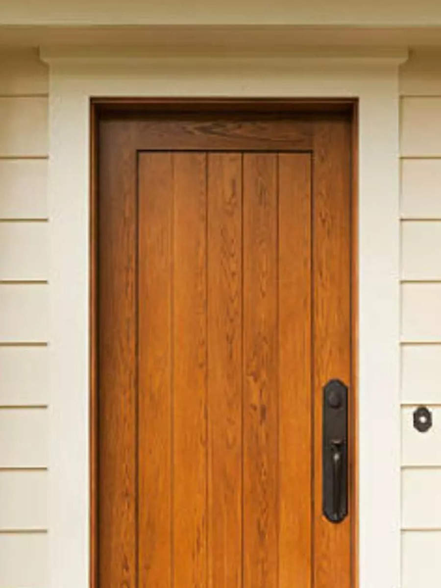 Vastu Tips Do Not Keep These Things At The Main Door Of The House Even