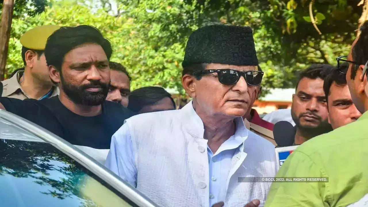 Azam Khan, Samajwadi Party