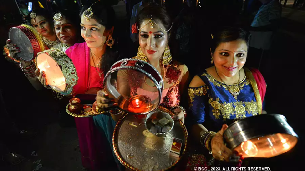 karwa chauth 2023, moon rise time, moon rise time today, moon rise time today, karwa chauth moon rise time today, moon rise time, moon rise time today, moon rise time today india, karwa chauth moon rise time today india, moon rise time today india, karwa chauth chand timings, karwa chauth chand timings today, moon rise time today in india, moon rise tonight, moon rise today in Uttar Pradesh, moon rise today in Cities, chand nikalne ka samay aaj ka, chand nikalne ka samay aaj raat, chand kab nikalega, chand kab nikalega aaj raat