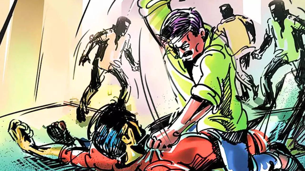 2 groups clash in Bhadohi