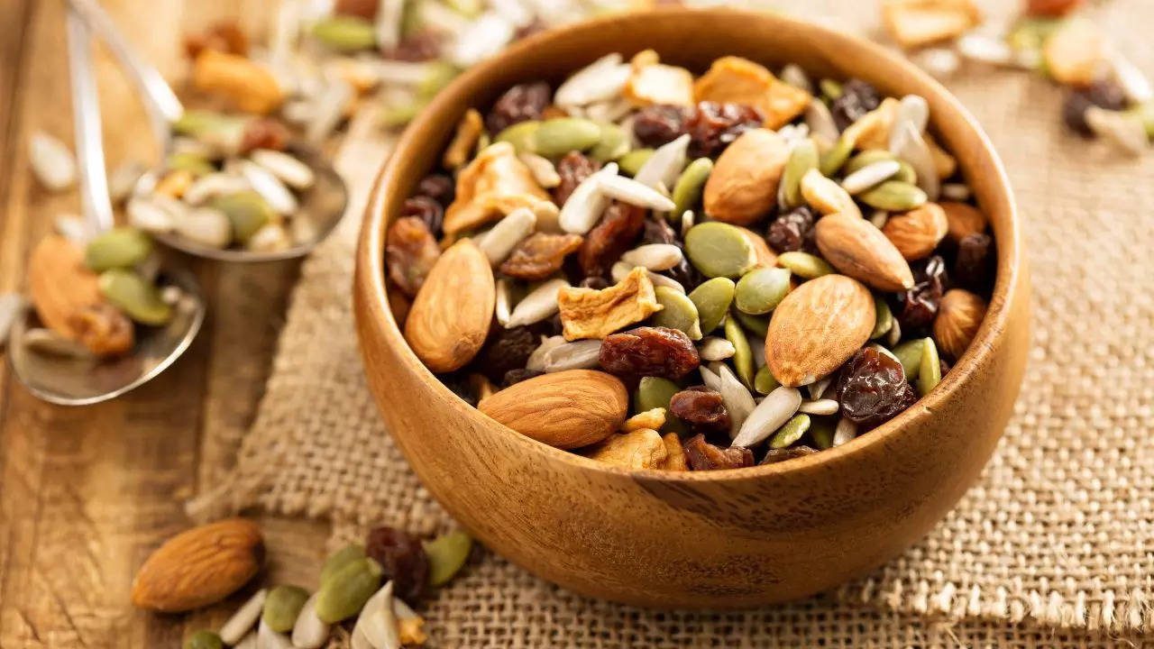 dry fruits ke fayde, weight gain diet in hindi,