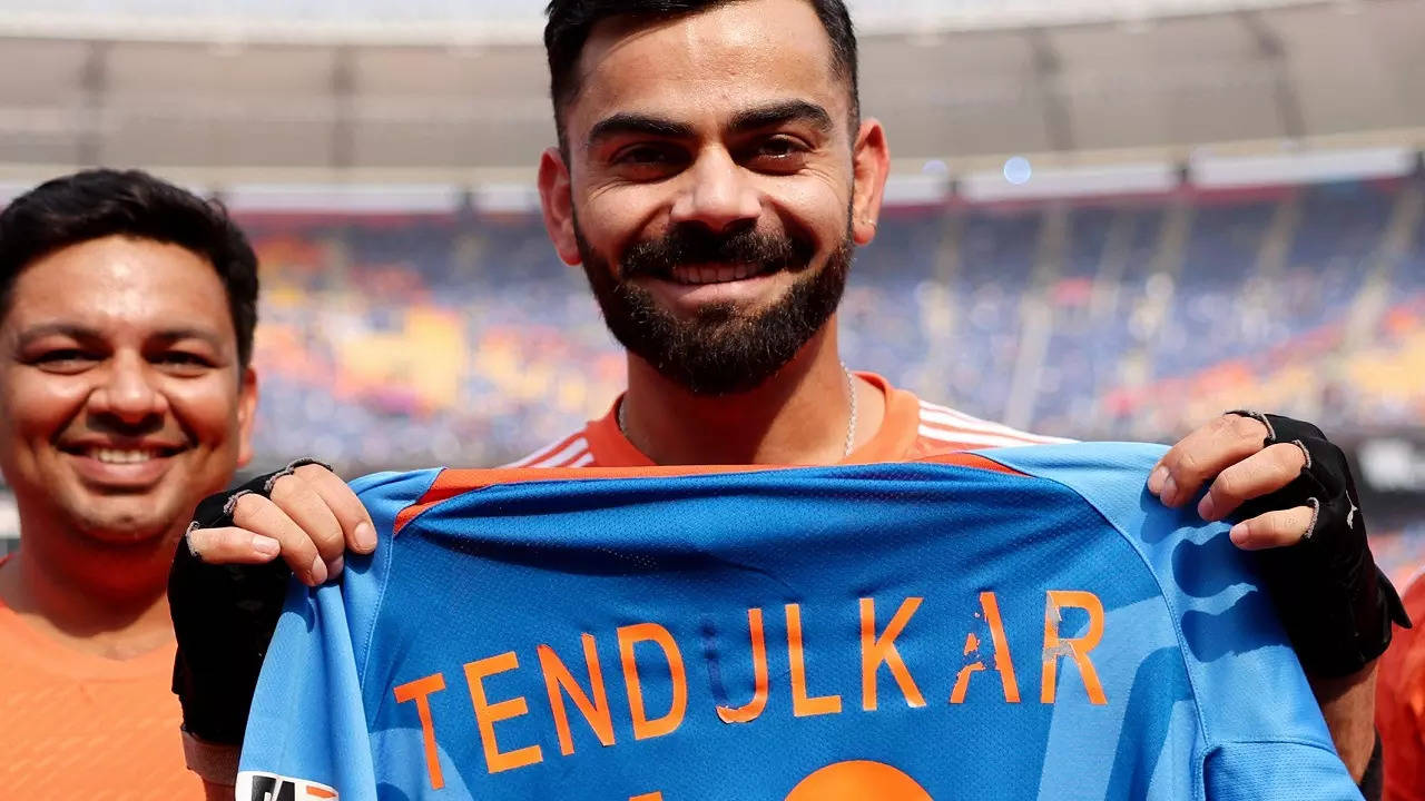 World Cup Final, Sachin Tendulkar gifts signed jersey to Virat Kohli