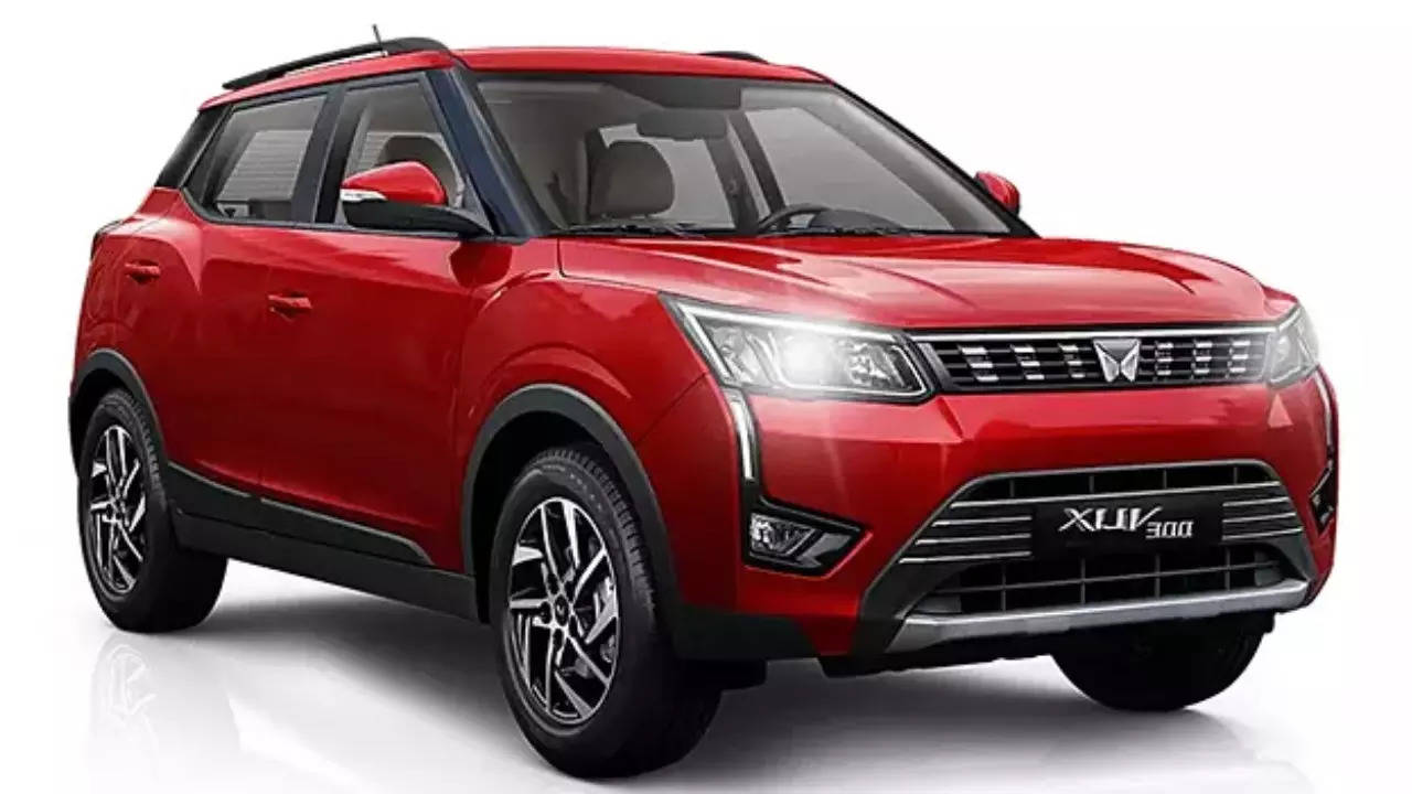 Mahindra XUV300 Facelift SUV Spotted Testing Again