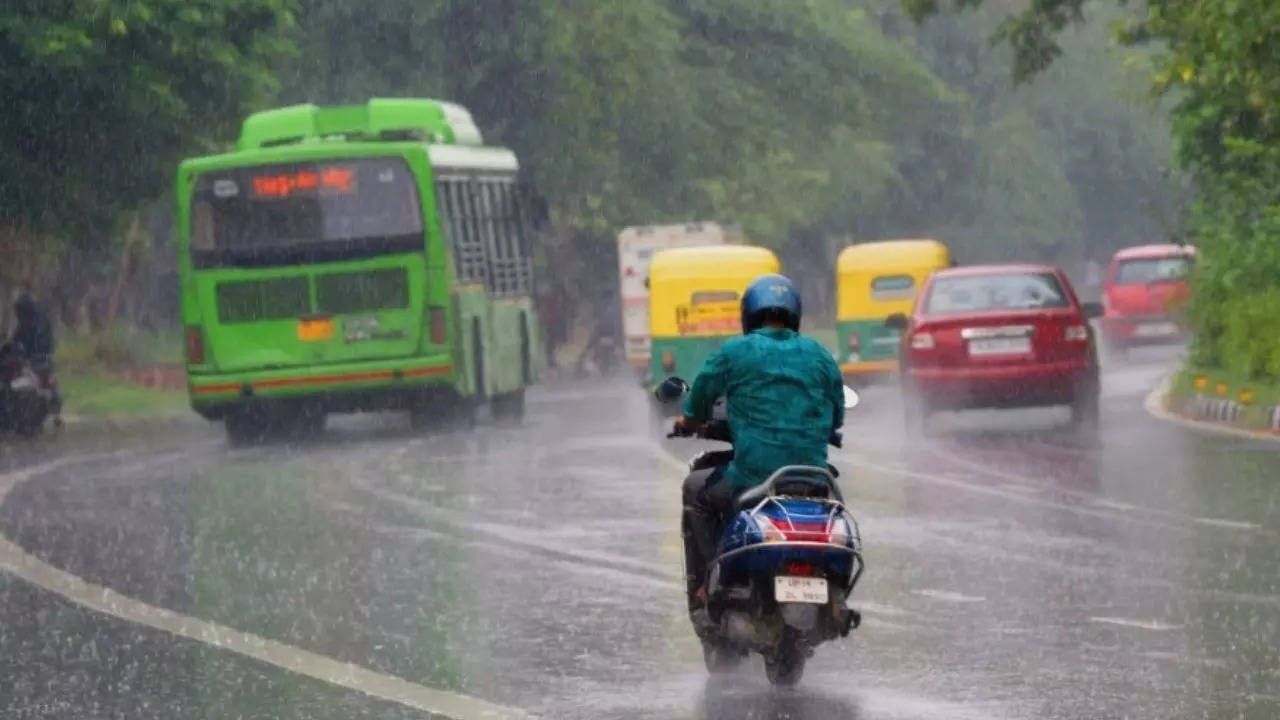 Weather Forecast IMD predicts light rain in Delhi NCR in coming days