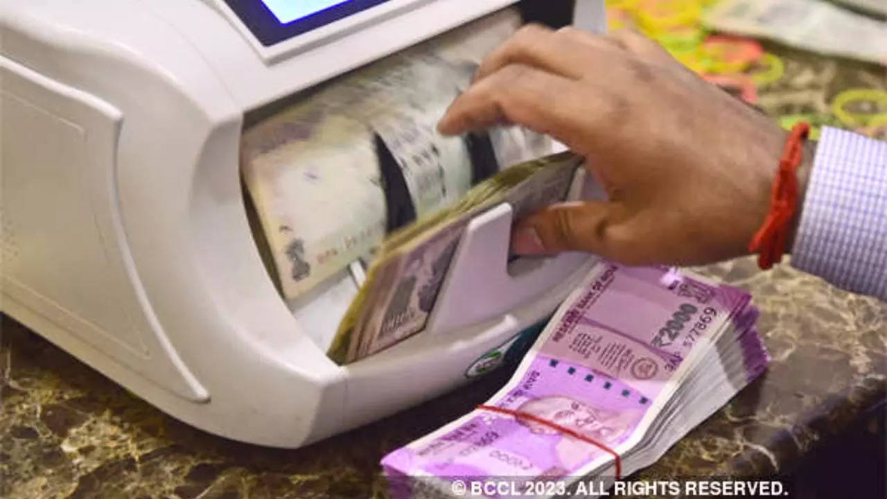 Counterfeit Currency Business in Noida